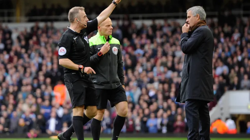 José Mourinho je vykázán na tribunu