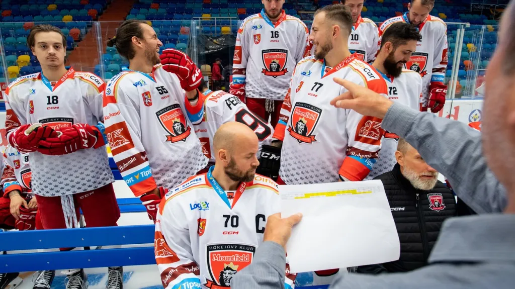 Hradečtí hokejisté na předsezonním focení