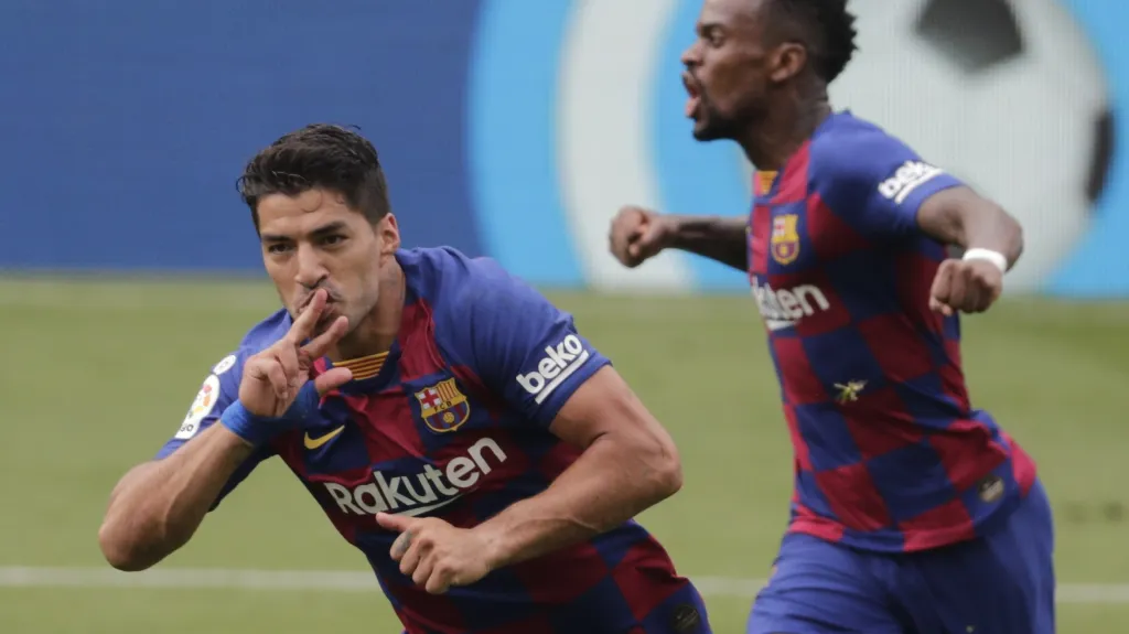 Luis Suárez (vlevo) se raduje z gólu