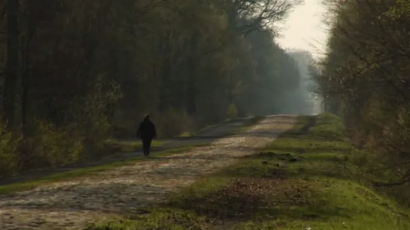 Dlážděná pasáž Trouée d'Arenberg na Paříž-Roubaix