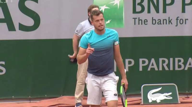 Pavlásek potvrdil stoupající formu, na FO postoupil do 2. kola