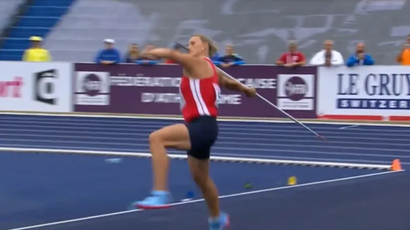 Barbora Špotáková a Jakub Holuša přidali další vítězství pro český tým