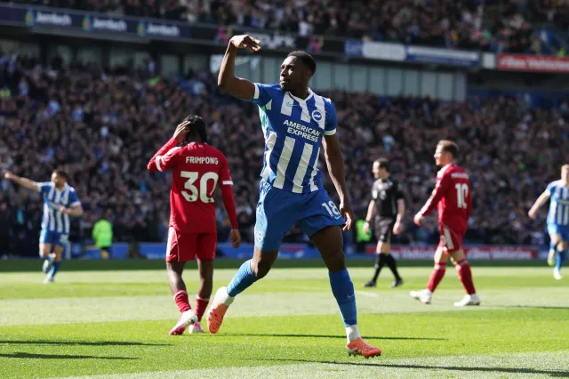 Reds prohráli 1:2 v Brightonu, Chelsea zaváhání mistra nevyužila