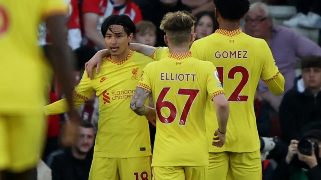 Fotbalisté Liverpoolu oslavují gól v Southamptonu