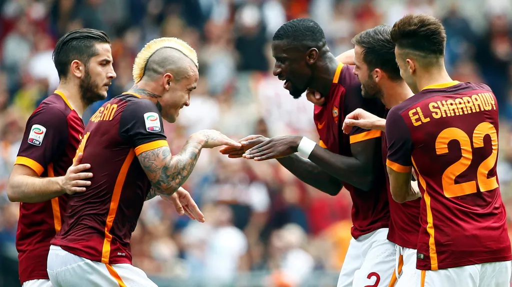 Slavící fotbalisté AS Řím