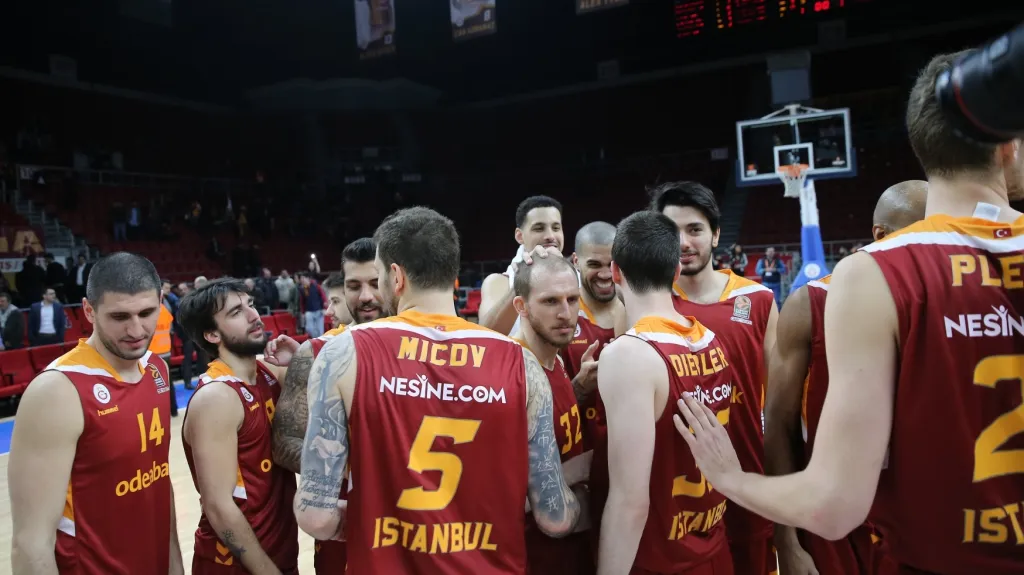 Slavící hráči Galatasaraye