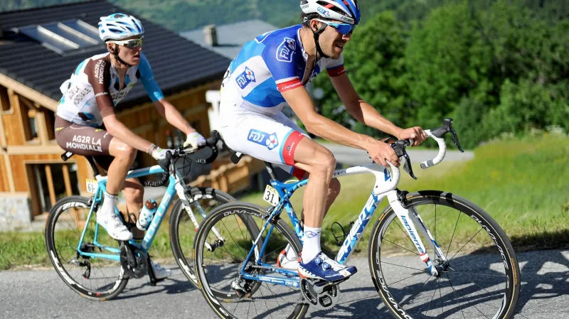 Romain Bardet (vlevo) a Thibaut Pinot