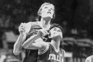 Uljana Semjonovová v souboji s Italkou Stefanií Passarovou