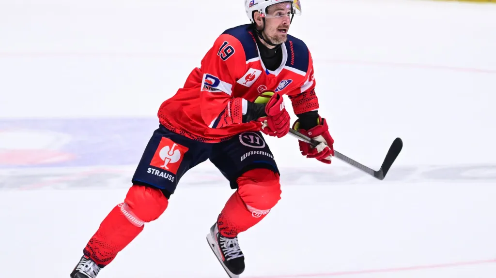 Roman Červenka v dresu Pardubic