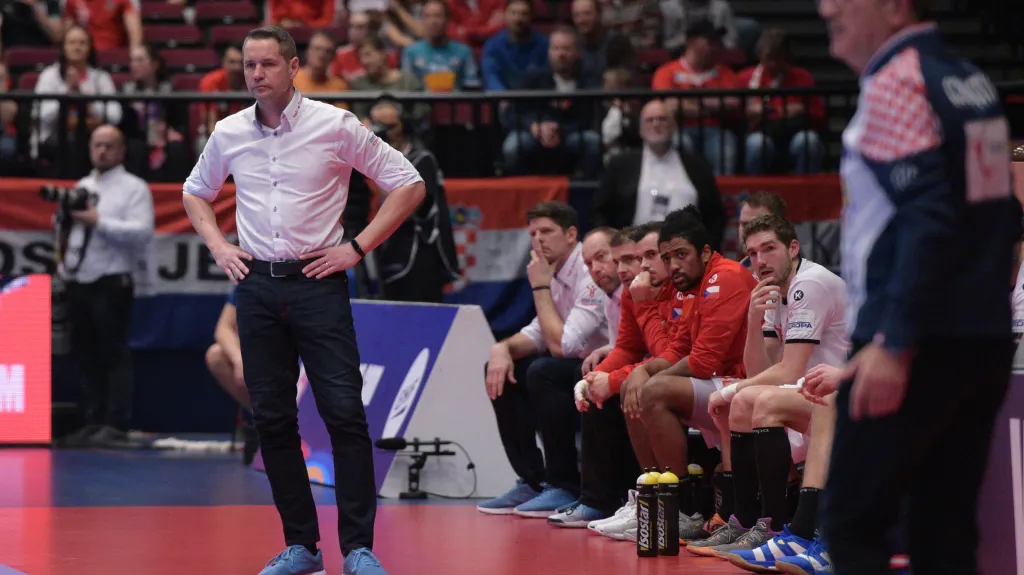 Kouč házenkářské reprezentace Jan Filip při utkání s Chorvatskem