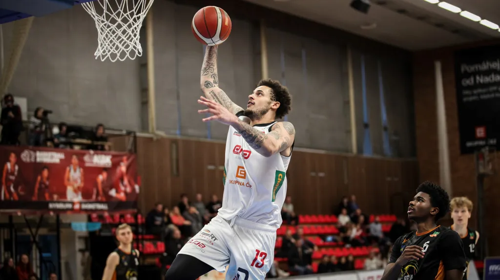 Christian Bishop v dresu Nymburku