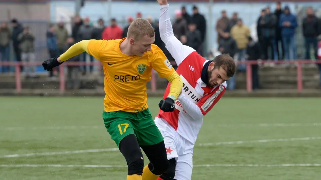 Levan Kenia ze Slavie (vpravo)