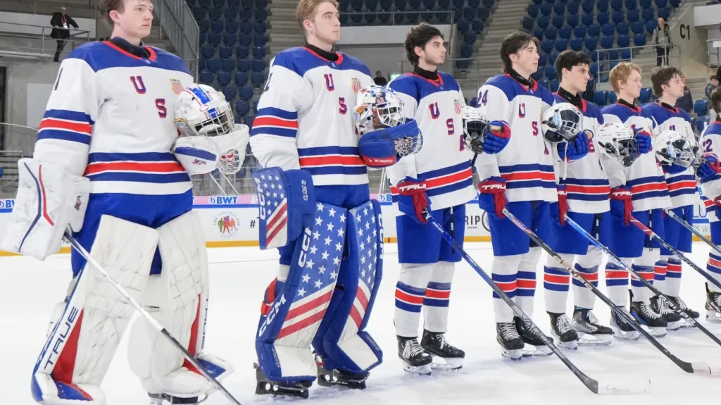 Američtí hokejisté do 18 let