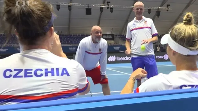 Tenistky už jsou v Seville kompletní