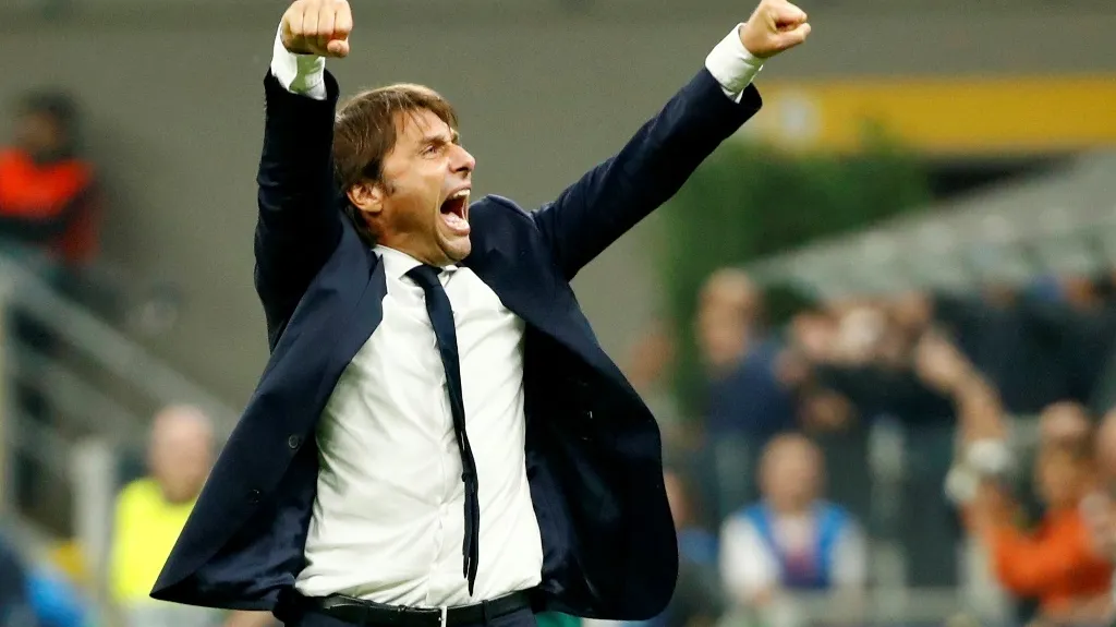 Trenér Antonio Conte se raduje z vítězství Interu Milán v utkání LM