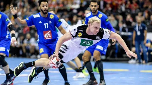 Dramatický závěr duelu Německo - Francie