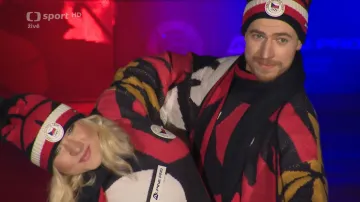 Olympijské retro kolekci dominuje výrazný svetr