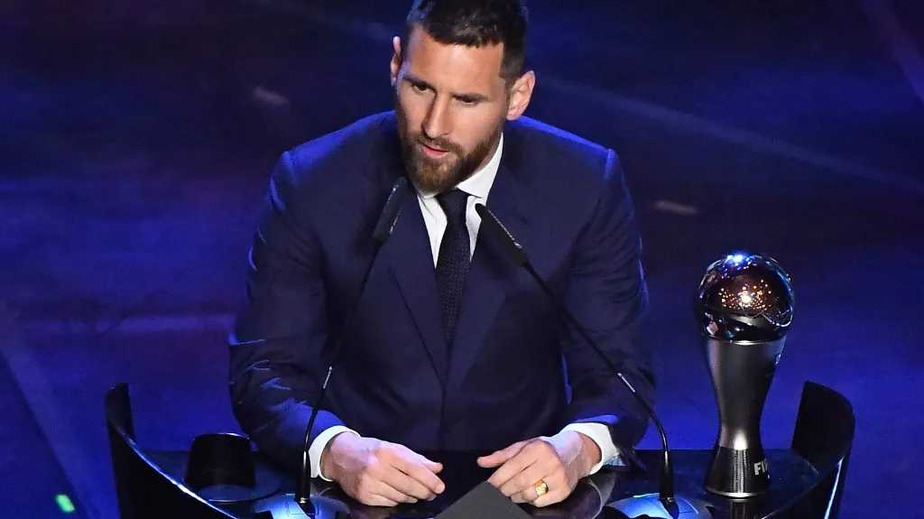 Lionel Messi během proslovu po zisku ocenění na galavečeru FIFA
