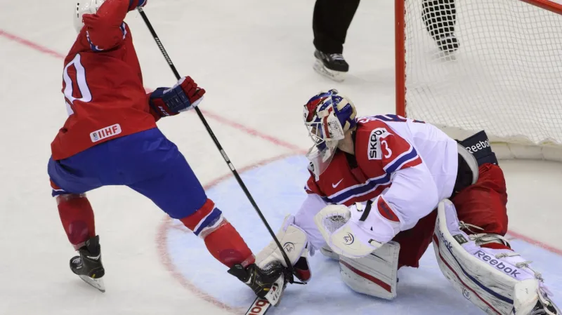 Alexander Salák zasahuje proti norskému útočníkovi