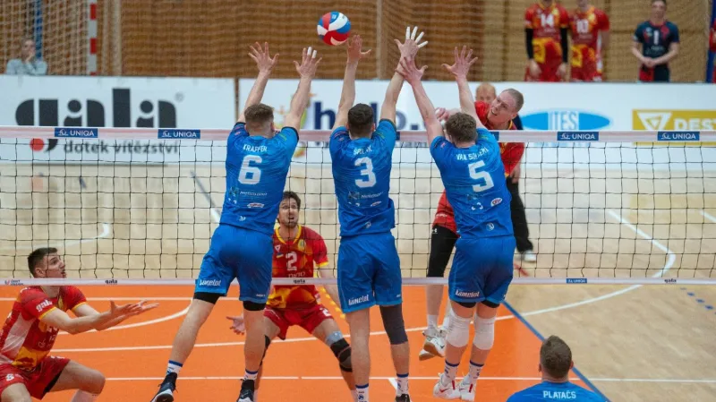 Záznam čtvrtfinále volejbalu: Lvi Praha - Kladno