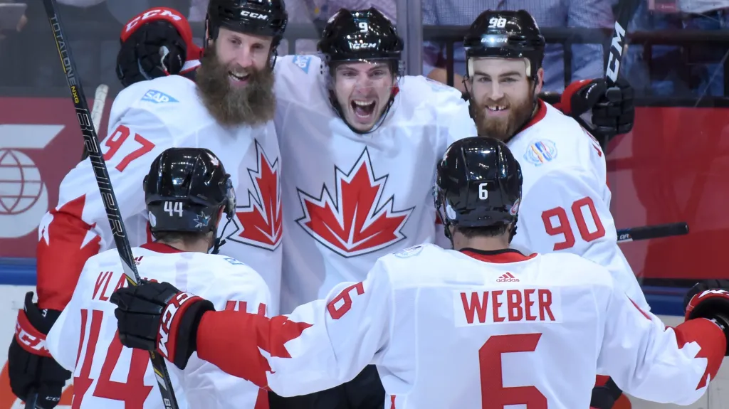 Radující se hokejisté Kanady