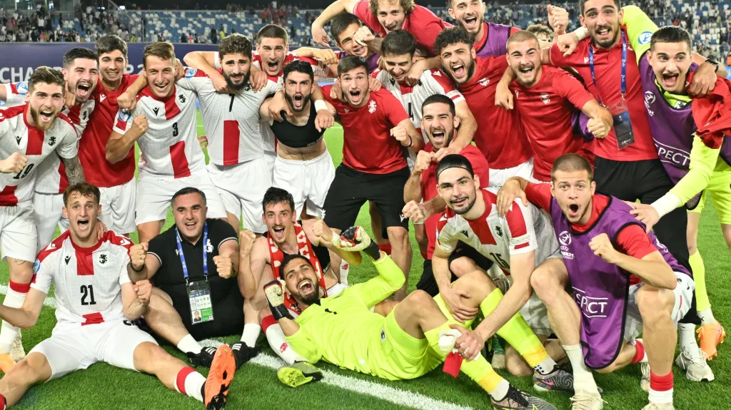 Fotbalisté Gruzie do 21 let oslavují postup do play-off ME