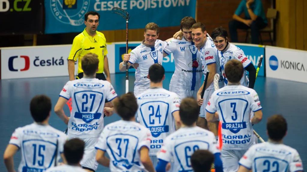 Radující se florbalisté Chodova