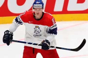 Český útočník Dominik Kubalík