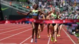 Lilian Odiraová a Keely Hodgkinsonová v Eugene