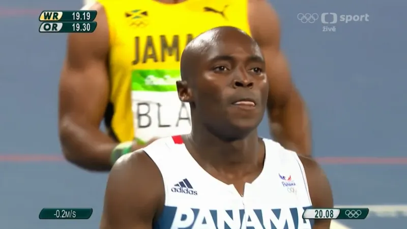 Konečné semifinále na 200 m pro Justina Gatlina a Yohana Blakea