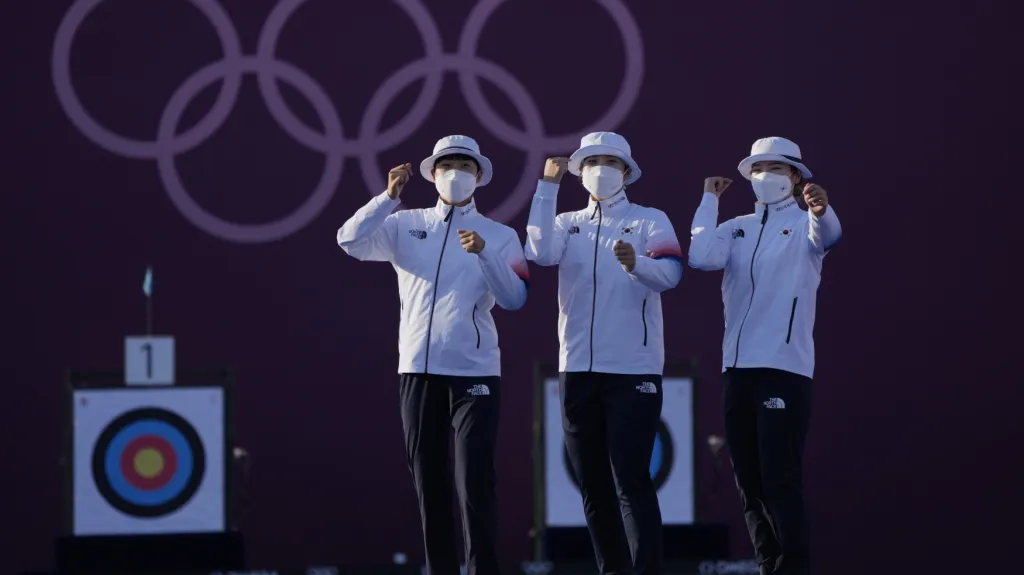 Korejské lukostřelkyně oslavují deváté olympijské zlato