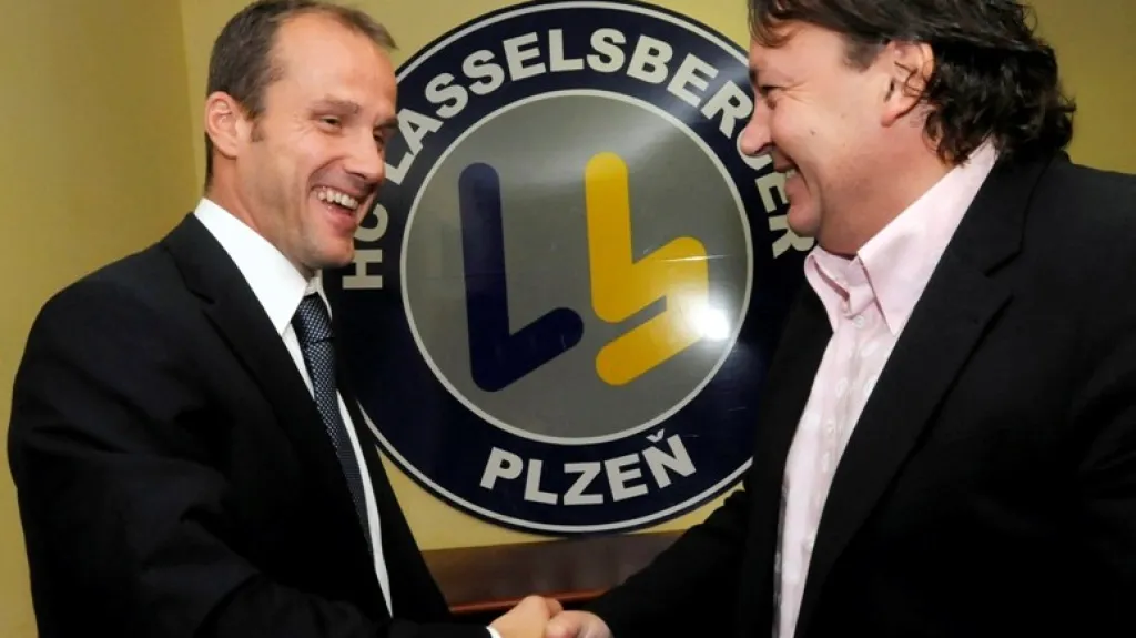 Hokejista Martin Straka a ředitel plzeňského Lasselsbergeru Tomáš Král