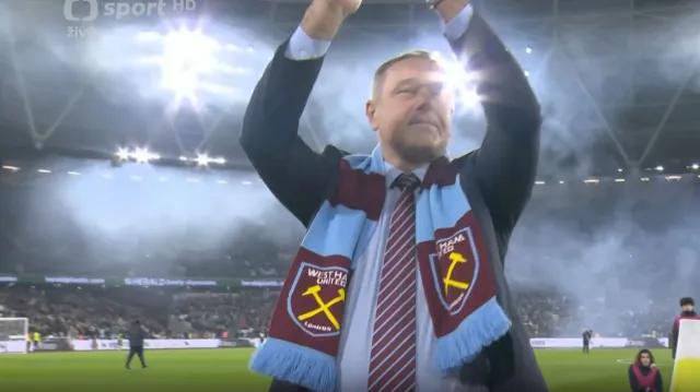 Fanoušci West Hamu pozdravili Luďka Mikloška