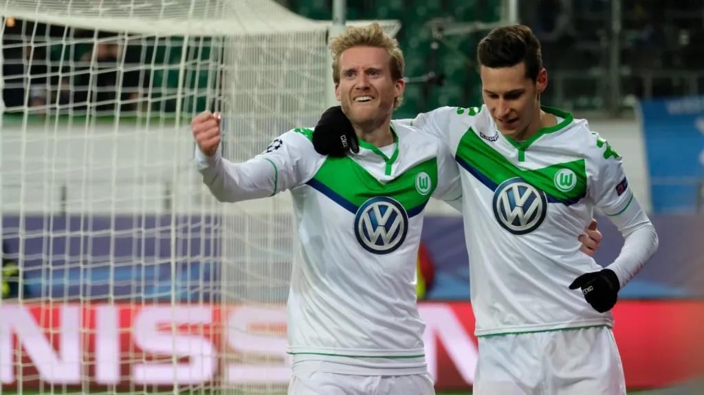 Andre Schürrle a Julian Draxler slaví branku