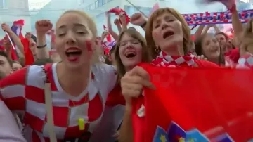 Slzy brzy vystřídaly oslavy. Chorvaté si ve městech užívali i druhé místo
