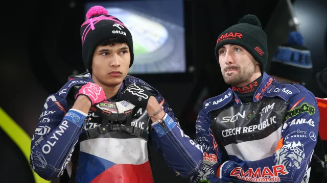 Úvodní čtyři rozjížďky českých plochodrážníků na MS družstev