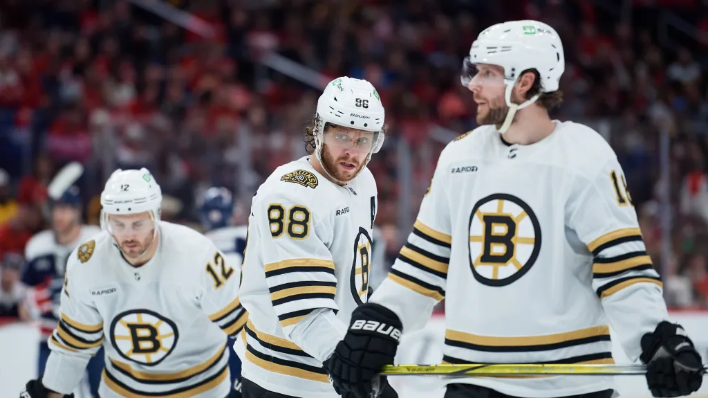 David Pastrňák a Pavel Zacha v dresu Bostonu