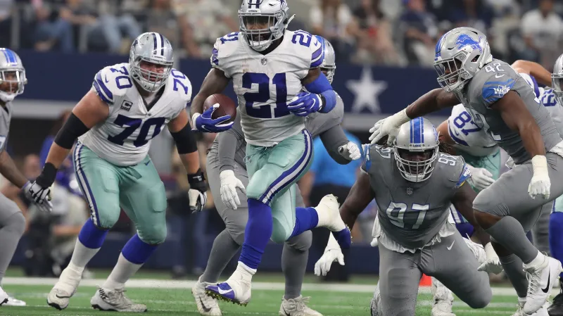 Ezekiel Elliott uniká obraně Detroitu