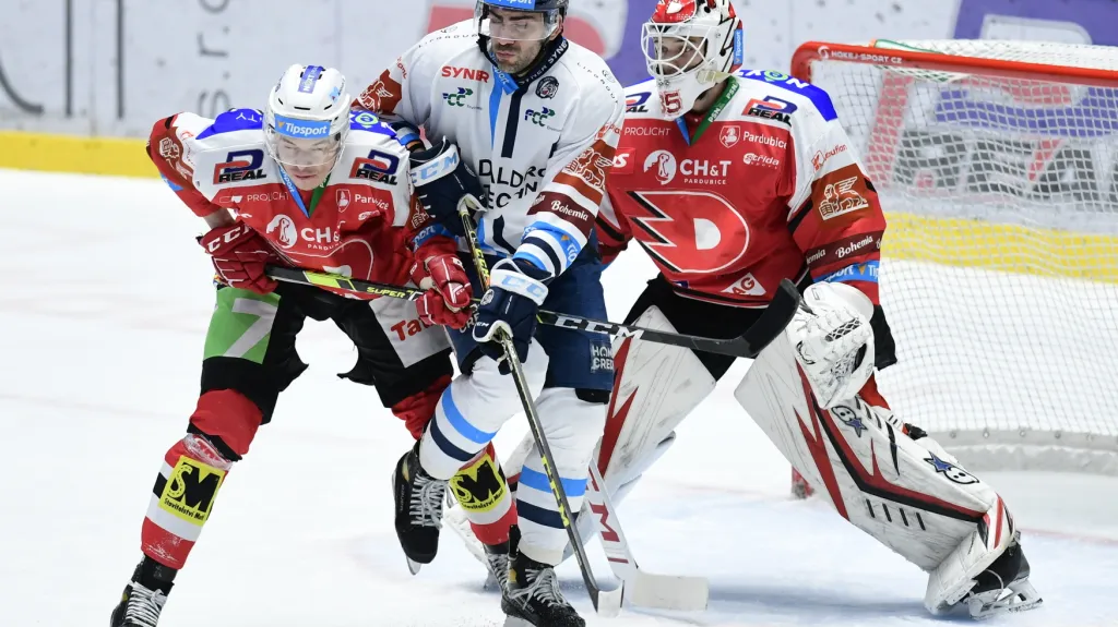 Pardubický brankář Milan Klouček v utkání proti Liberci