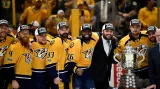 Hokejisté Nashvillu Predators s trofejí pro vítěze Západní konference NHL