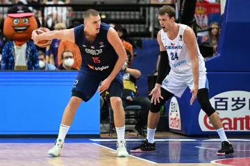 Veselý brání Jokiče v zápase se Srbskem