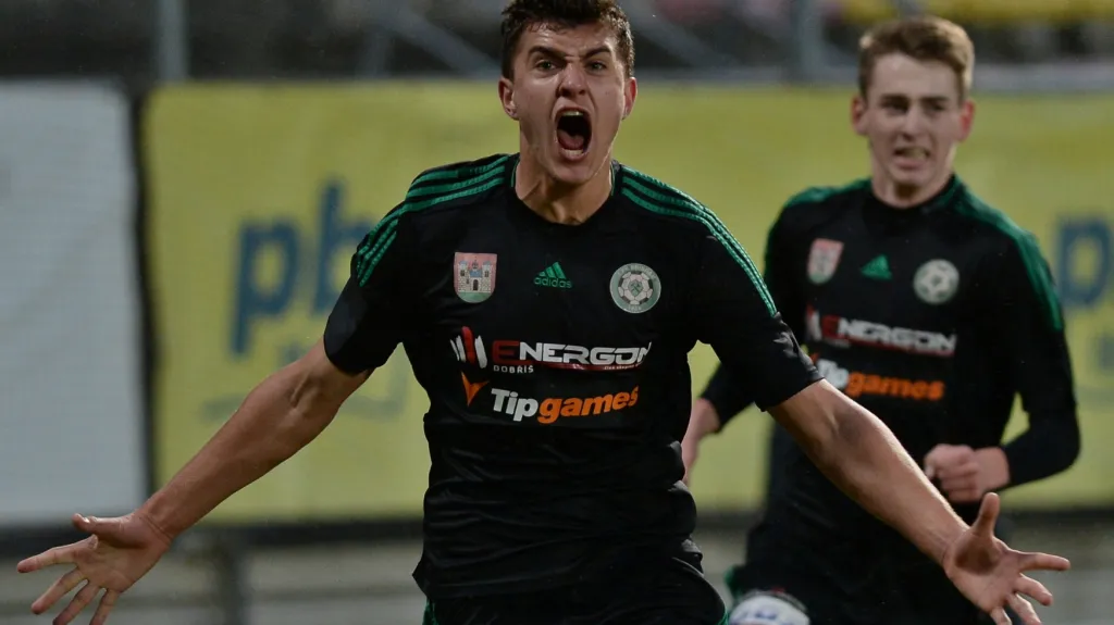 Matěj Chaluš z Příbrami se raduje z gólu 