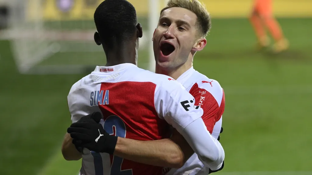Kuchta a Sima ze Slavie slaví gól