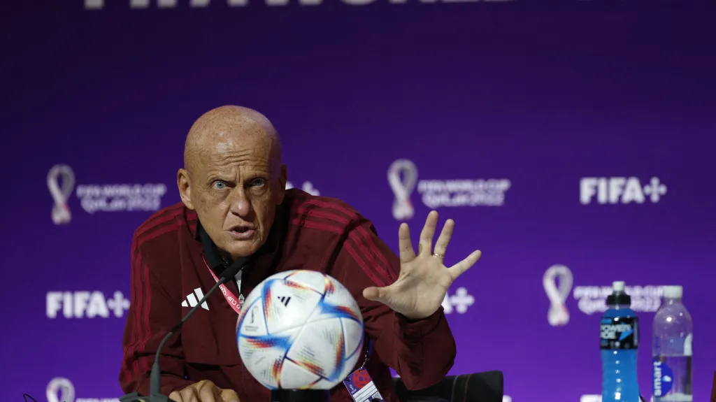 Šéf rozhodčích FIFA Pierluigi Collina 