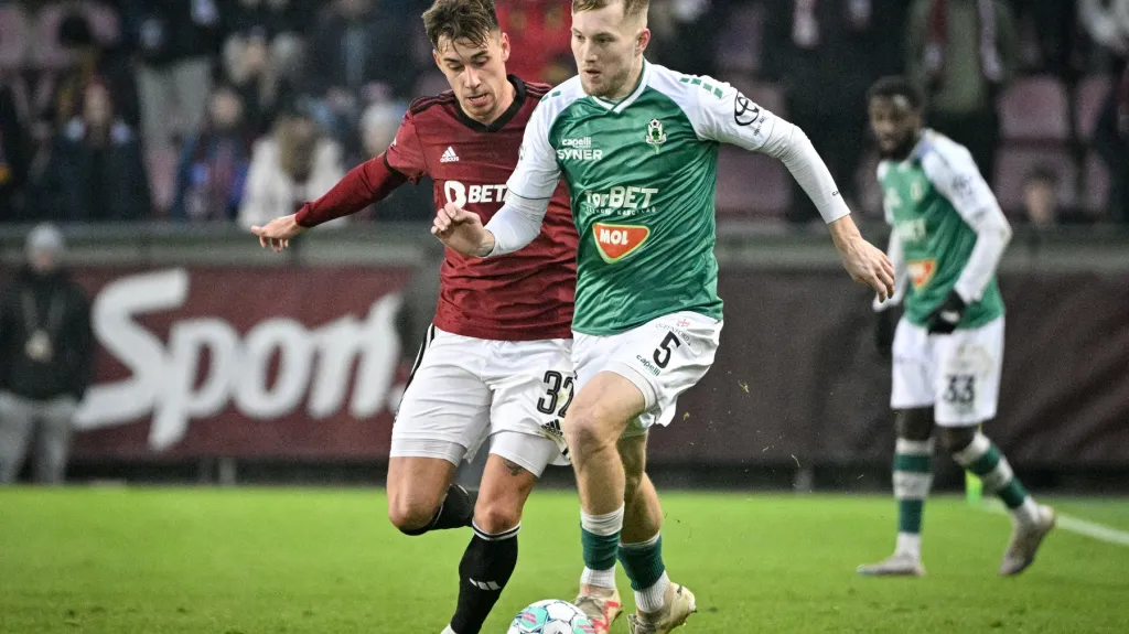 David Štěpánek (vpravo) v utkání proti Spartě