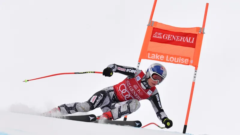 Ester Ledecká v Lake Louise v dresu lídra sjezdu