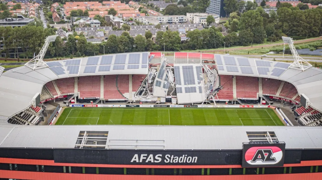 Stadion AZ Alkmaar po zřícení části jedné z tribun