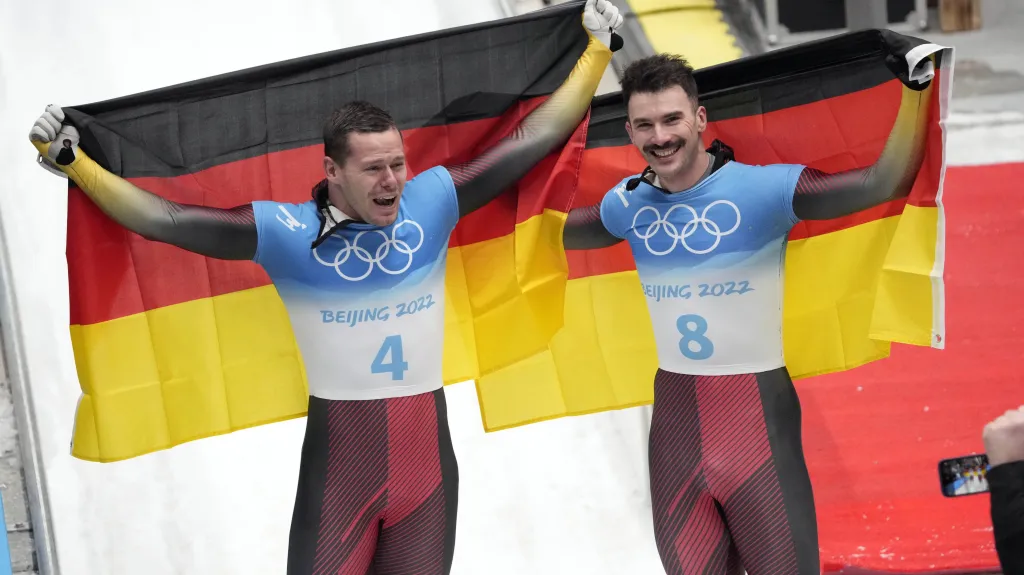 Zlatý Christopher Grotheer a stříbrný Axel Jungke