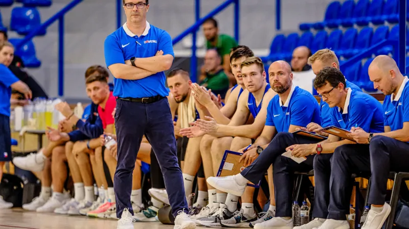 Basketbalisté si poprvé pod trenérem Ocampem zahrají doma