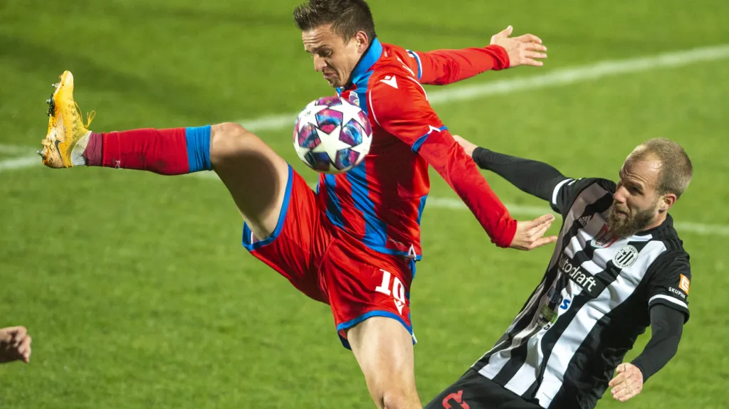 Jan Kopic před Martinem Králíkem